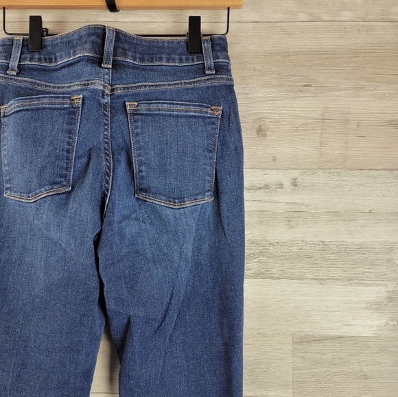 L.L.Bean Classic Fit Straight Jeans Women's Size 2 - Picture 5 of 15